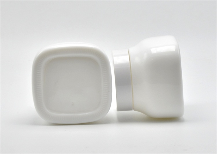 Customized empty 150G square jar cosmetic