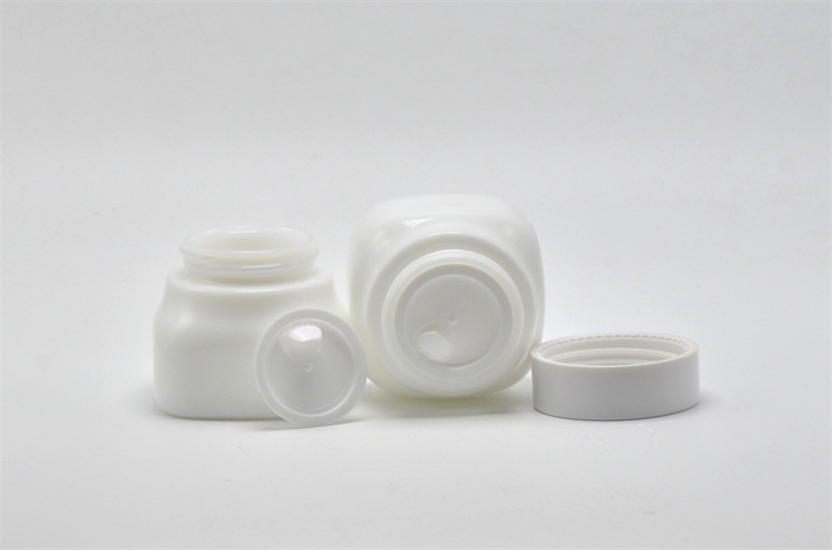 Customized empty 150G square jar cosmetic