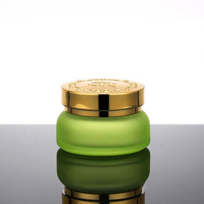 Customized empty cosmetics face cream glass jars with silver gold cap