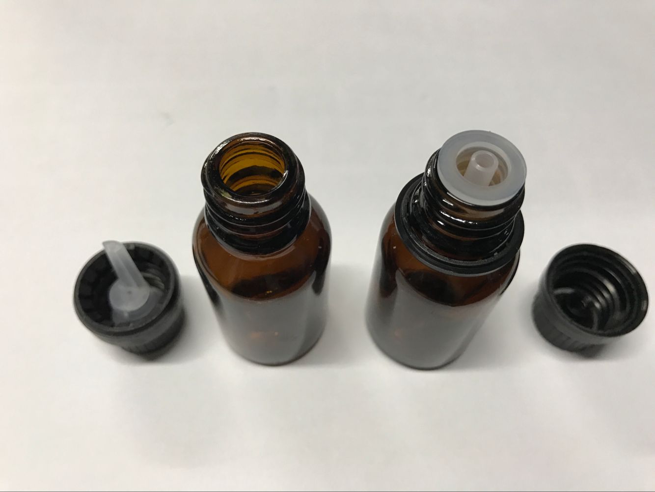 DIN 18mm Brown 15ml European Dropper glass bottles with black screw cap for Cosmetic Packaging