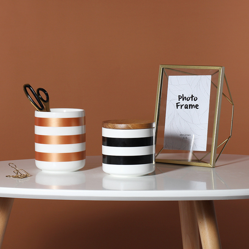 Decorative Stripes Container Storage Porcelain Container Kitchen Canister Food Storage Jar with Airtight Bamboo Lid Cookie Jar