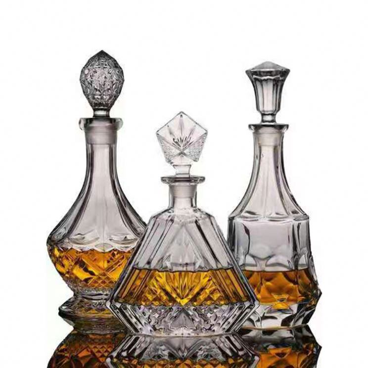 Delicate Appearance Low Price Luxury Liquor Bottle