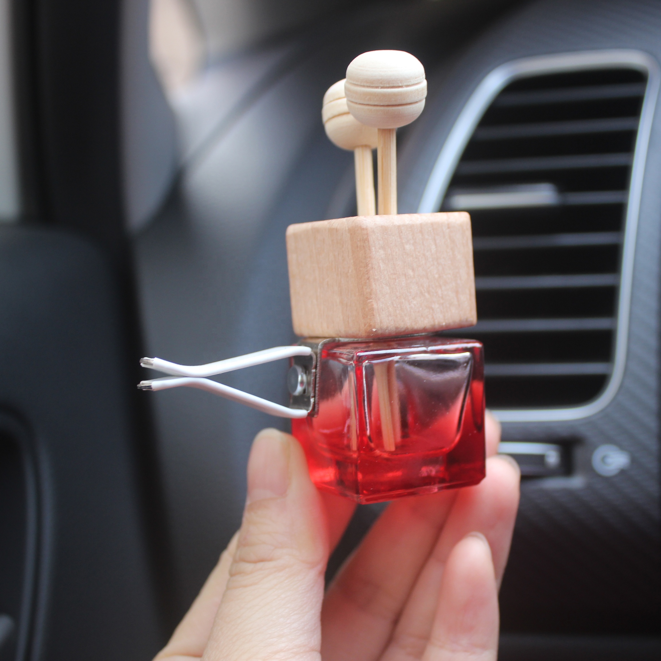 Design your own perfume bottle car perfume seat air freshener fragrance small unique car perfume bottle outlet vent clip