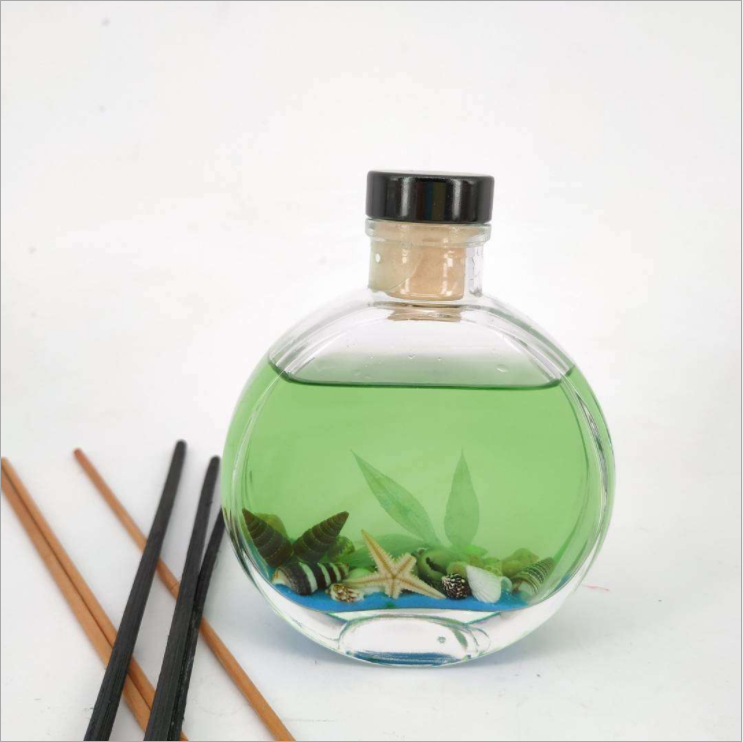 Designer Empty Recycled Premium Simple Flat Round Clear Reed Diffuser Glass Bottle With Screw Cap