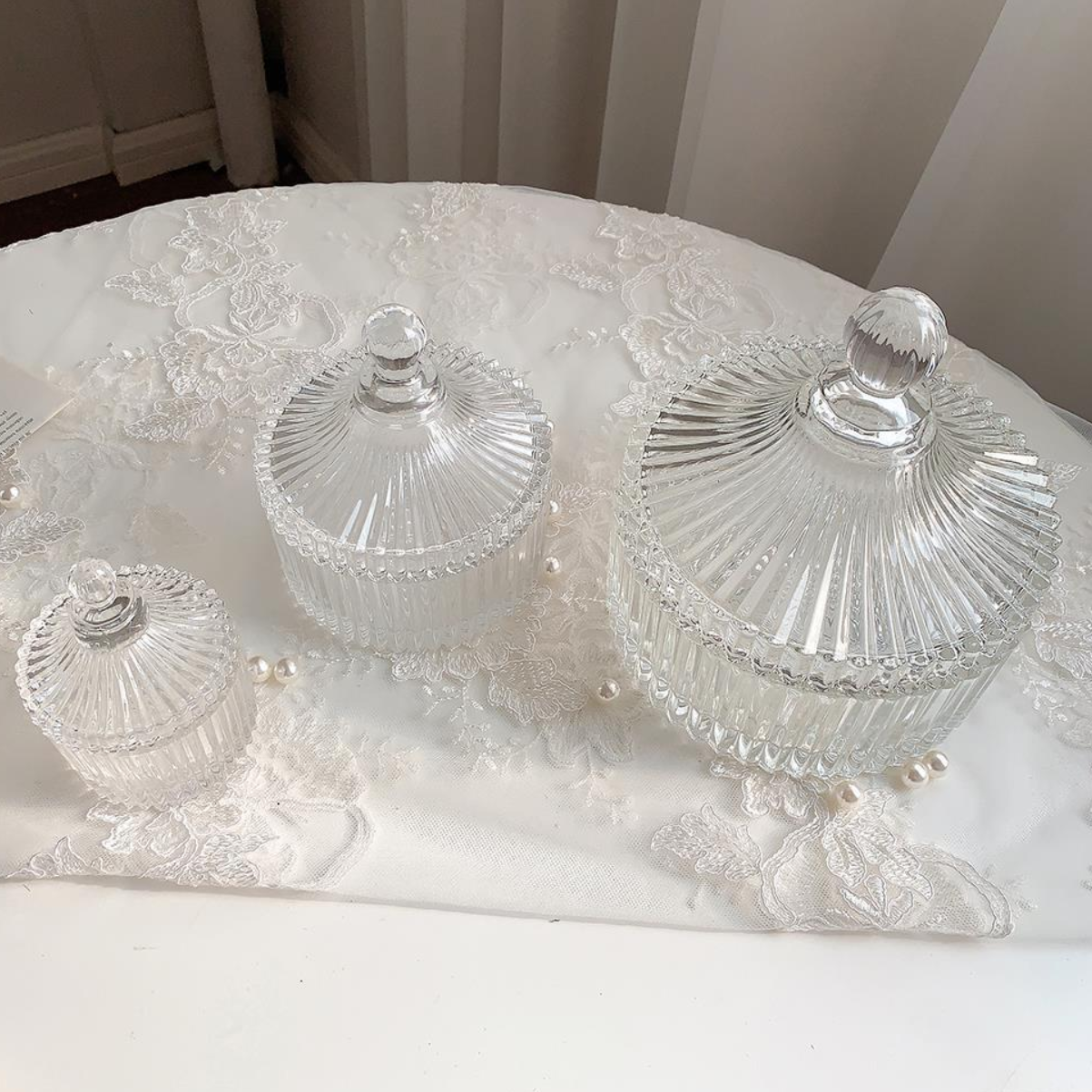 Desktop Decoration Photography Props French Retro Retro Embossed Candy Box Glass Jar For Dry Fruit Luxury Glass Candy Jar