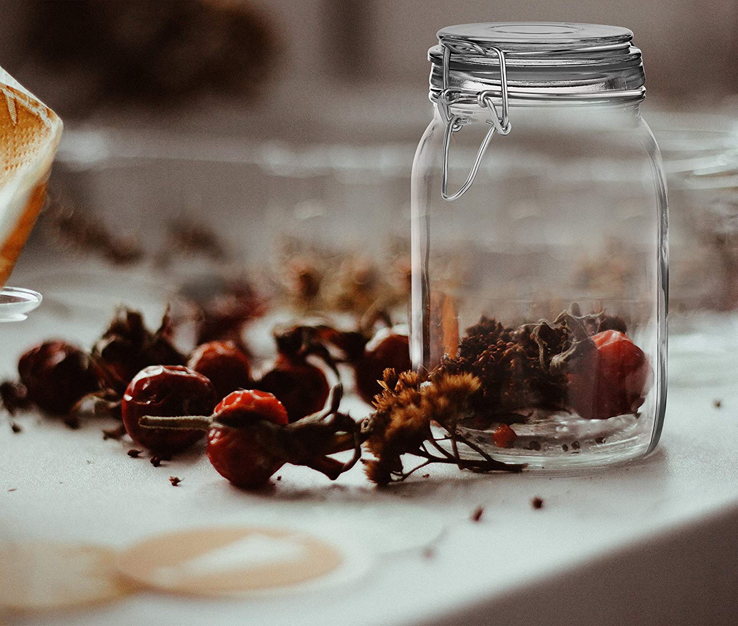 Different capacity high quality glass storage jar clip lid