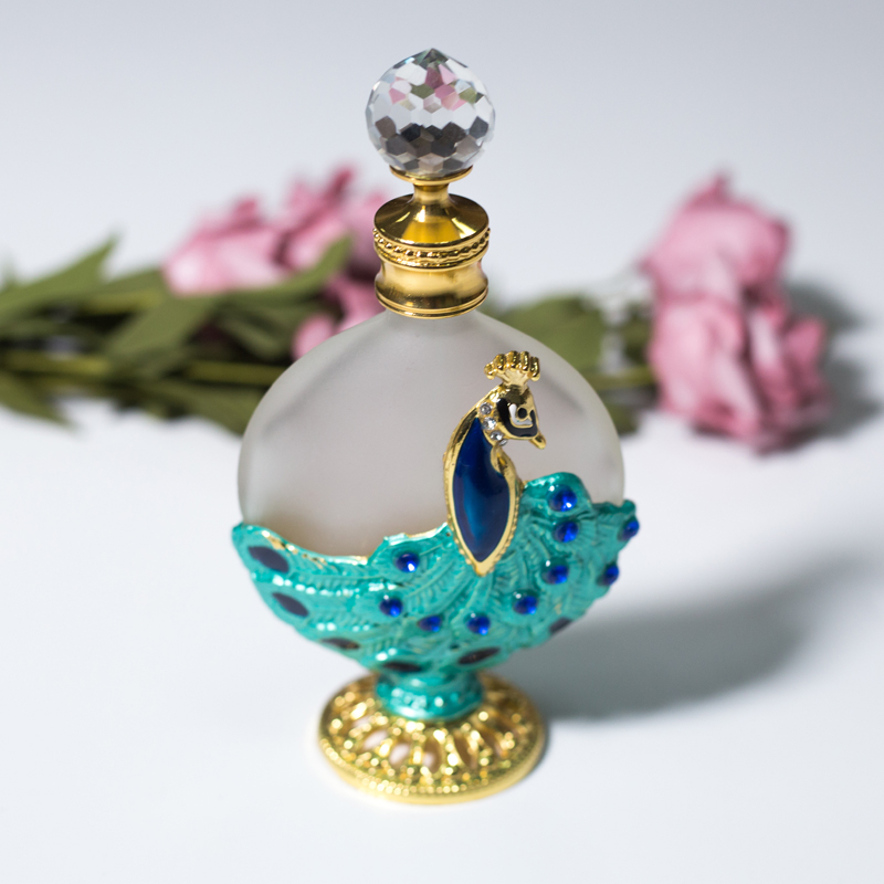 Dubai hot sale empty luxury 15ml 30ml matte glass metal perfume bottle for oil