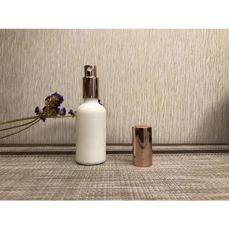 Eco-Friendly Custom Logo Circle Continuous Spray Bottle Fine Mist Spray Bottle Opal Glass Cosmetic Bottle