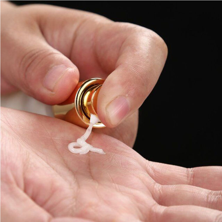 Eco-Friendly cheap empty Rose essential oil black bottle mist spray bottle