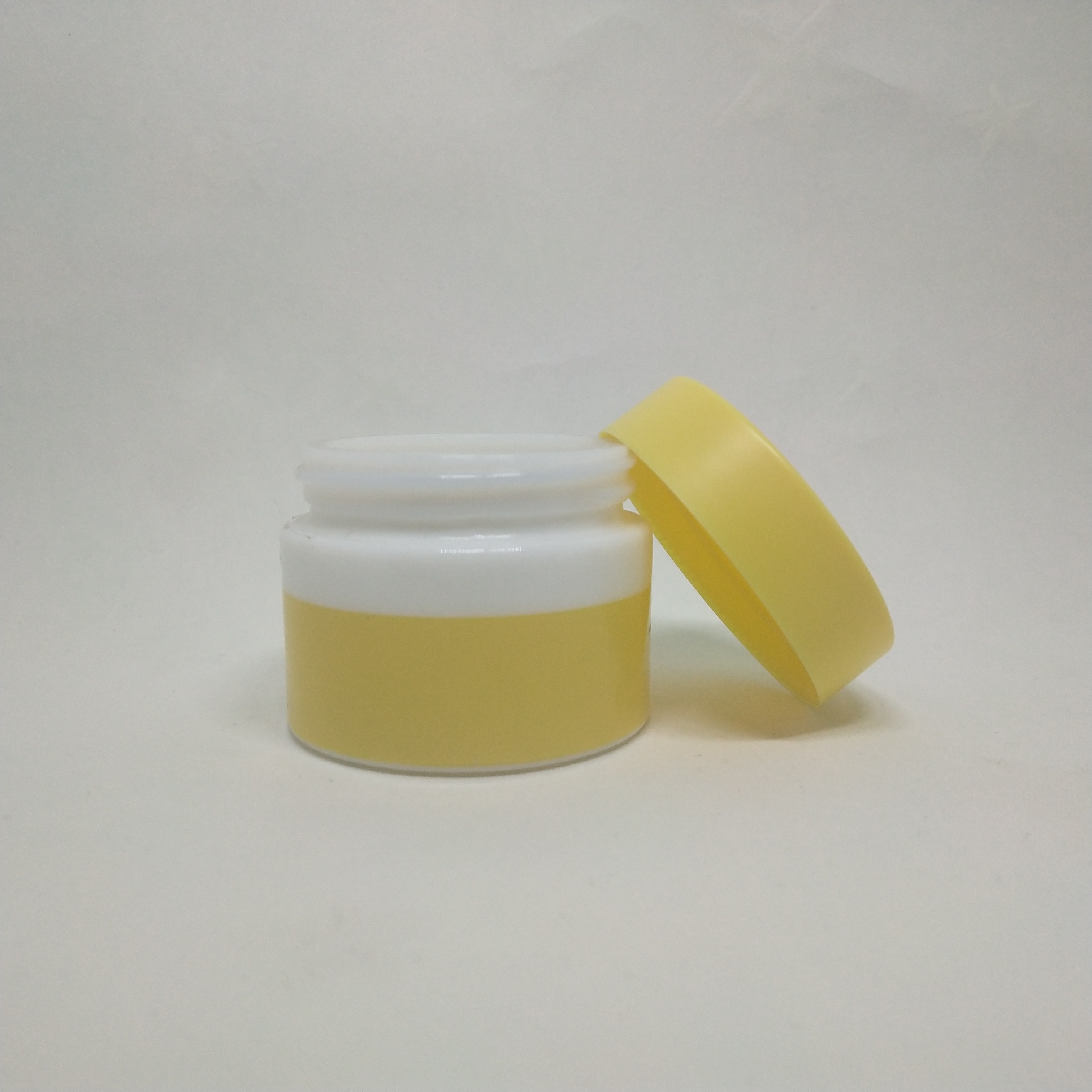 Eco-friendly 20g 30g 50g 100g Flat Cream Cosmetic Container Frosted Round Glass Cream Jar White porcelain Jar for Skincare