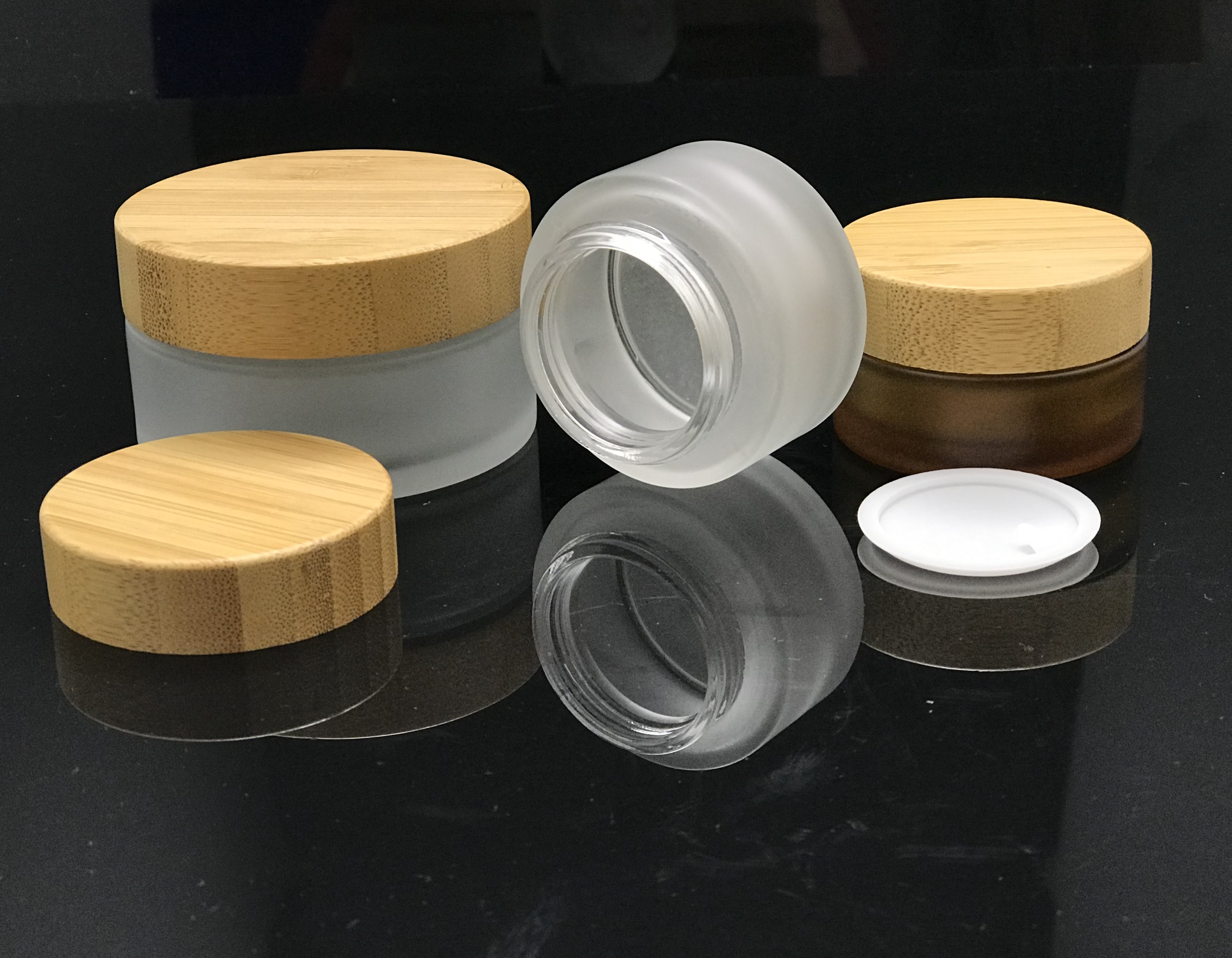 Eco friendly bamboo glass jar 30g 50g 100g amber frosted bamboo glass jar