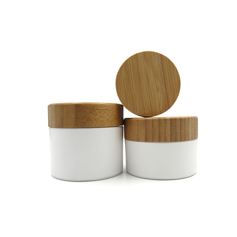 Eco friendly cosmetic containers 150g 150ml white plastic cream jar bamboo cap with inner pp