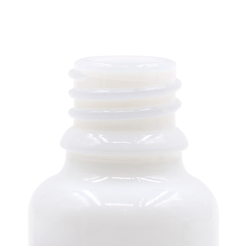 Eco friendly custom color and design 30 ml 15ml 50ml glass CBD oil bottle with CR dropper