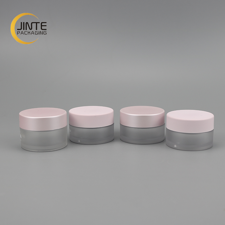 Eco-friendly refillable PETG lip scrub jar with pink lid Perfect for storing creams powders lip balm and homemade beauty items