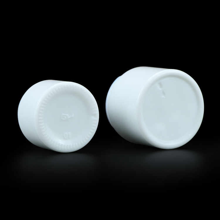 Eco friendly round 5g 50g 100g empty white ceramic cream jar packaging luxury cream jars with lip
