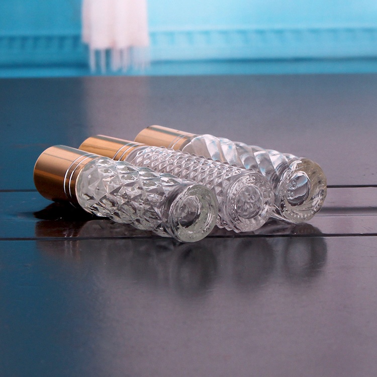 Embossed round 10ml glass perfume spray bottle with lids