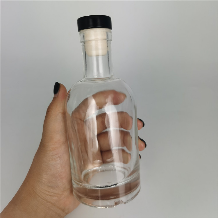 Empty 200ml 500ml 750ml super flint glass wine bottle for liquor vodka with cork stopper