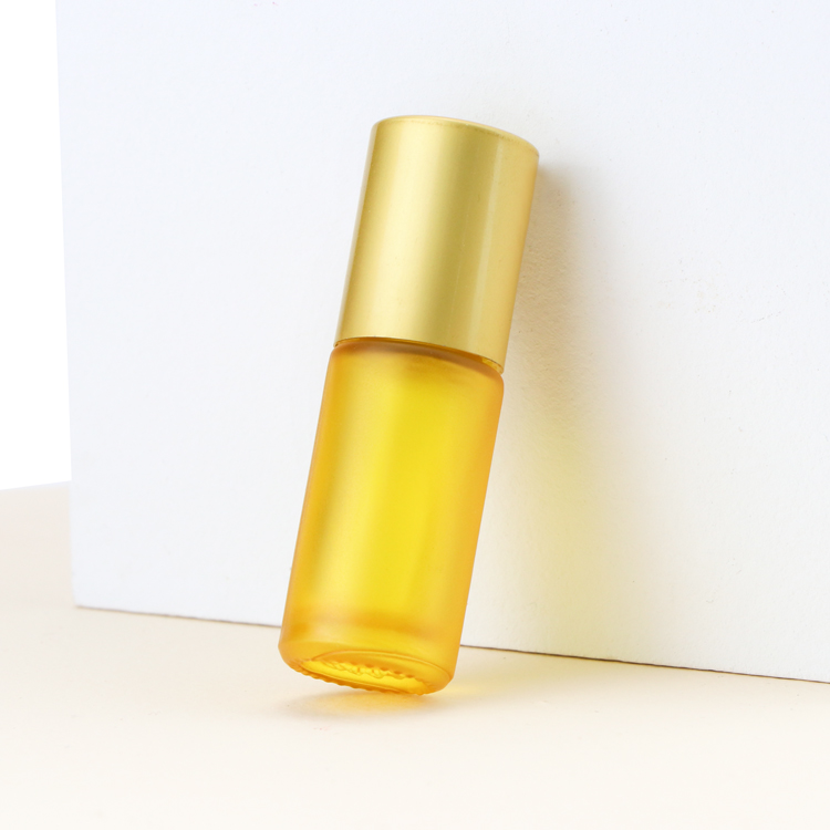 Empty 3ml5ml10ml frosted essential oil roll on glass bottle with electroplate plastic cap