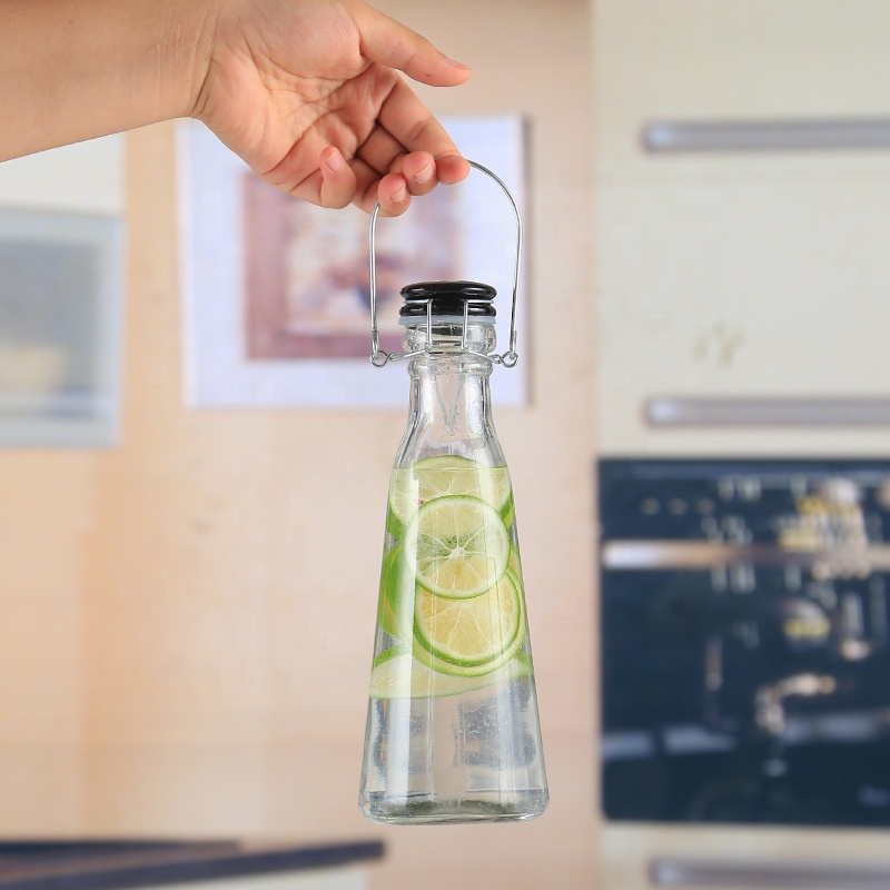 Empty 500ml 1000ml beverage bottle