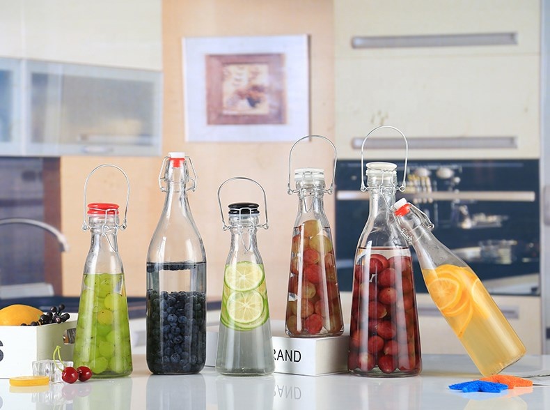 Empty 500ml 1000ml beverage bottle