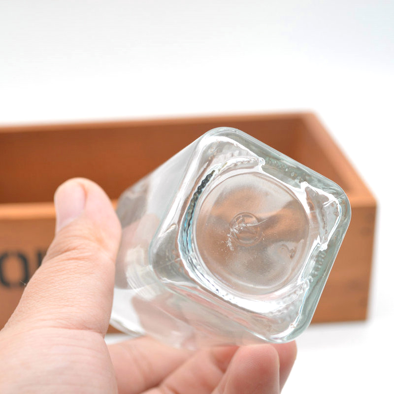 Empty Clear 120ml Square Pepper Glass Bottle 4oz Spice Jar With Shaker With Screw Lid