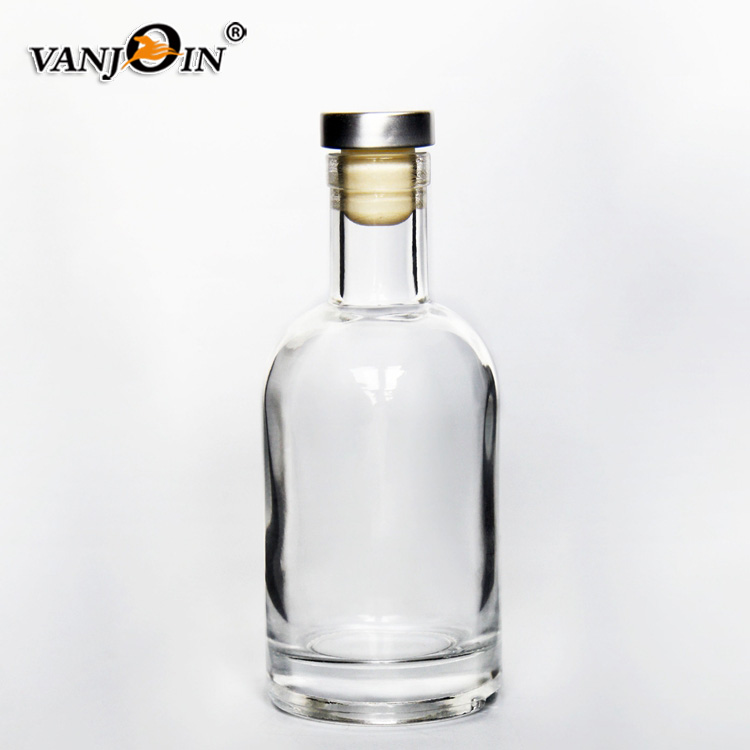 Empty Empty Vodka Glass Bottle Glass Round Liquor Whiskey Vodka Rum Bottles 750ml With Top Cork Cap