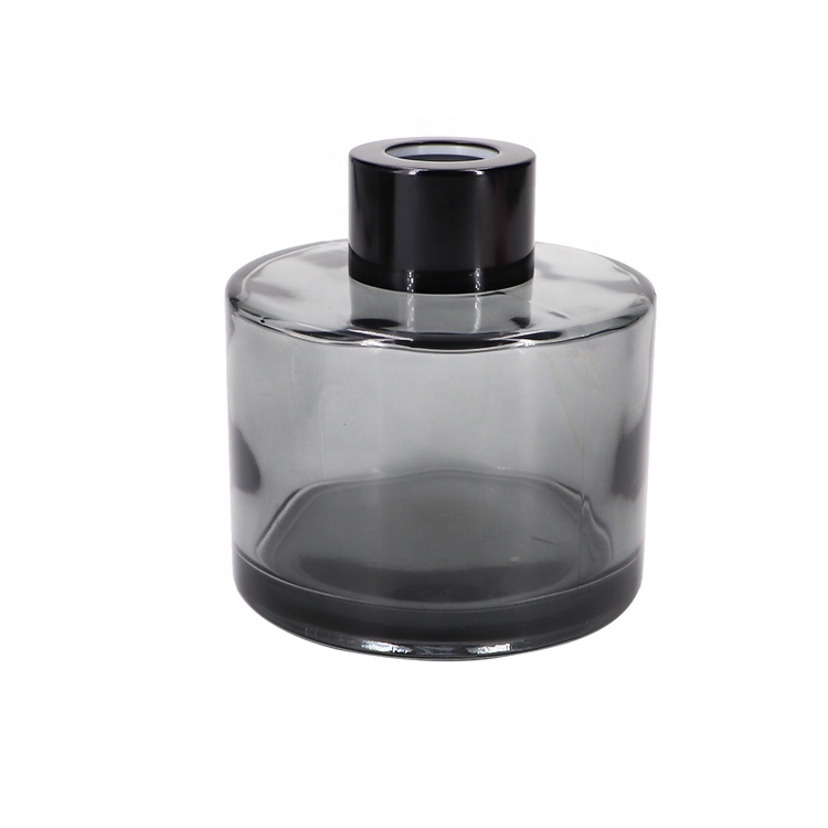 Empty Glass 130ml Refillable Diffuser Bottle With High Quality Cap For Women