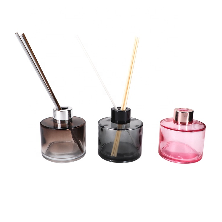 Empty Glass 130ml Refillable Diffuser Bottle With High Quality Cap For Women