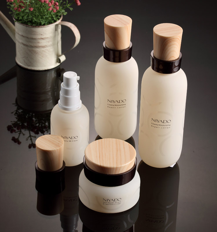Empty Lotion Pump Glass Bottle Cosmetic Bottles with Wood Grain Cover