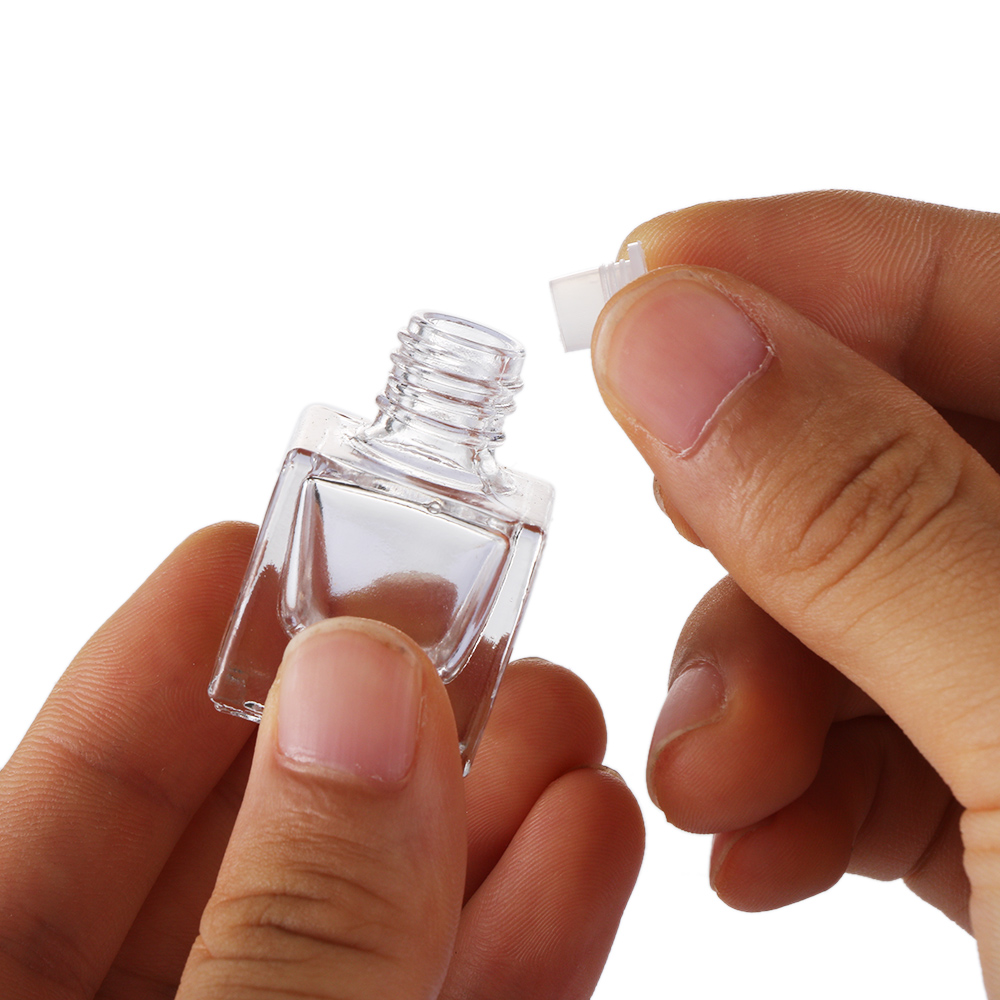 Empty Mini Car Vent Perfume Glass Bottle With Hanging Rope Car Perfume Hanging Diffuser Of Wooden Cap Perfume Bottle