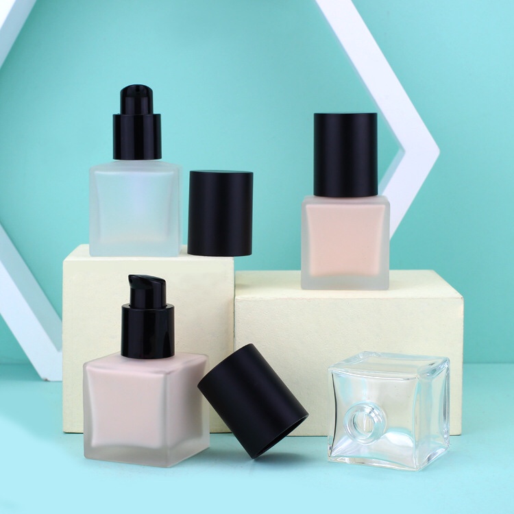 Empty Packaging and Bottle Foundation glass bottle with Press Pump and black square cap 30ml 50ml