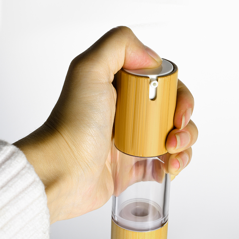 Empty Refillable Plastic Vacuum Cosmetic Container 30ml 50ml Clear Airless Pump Press Bottle with Bamboo Lid