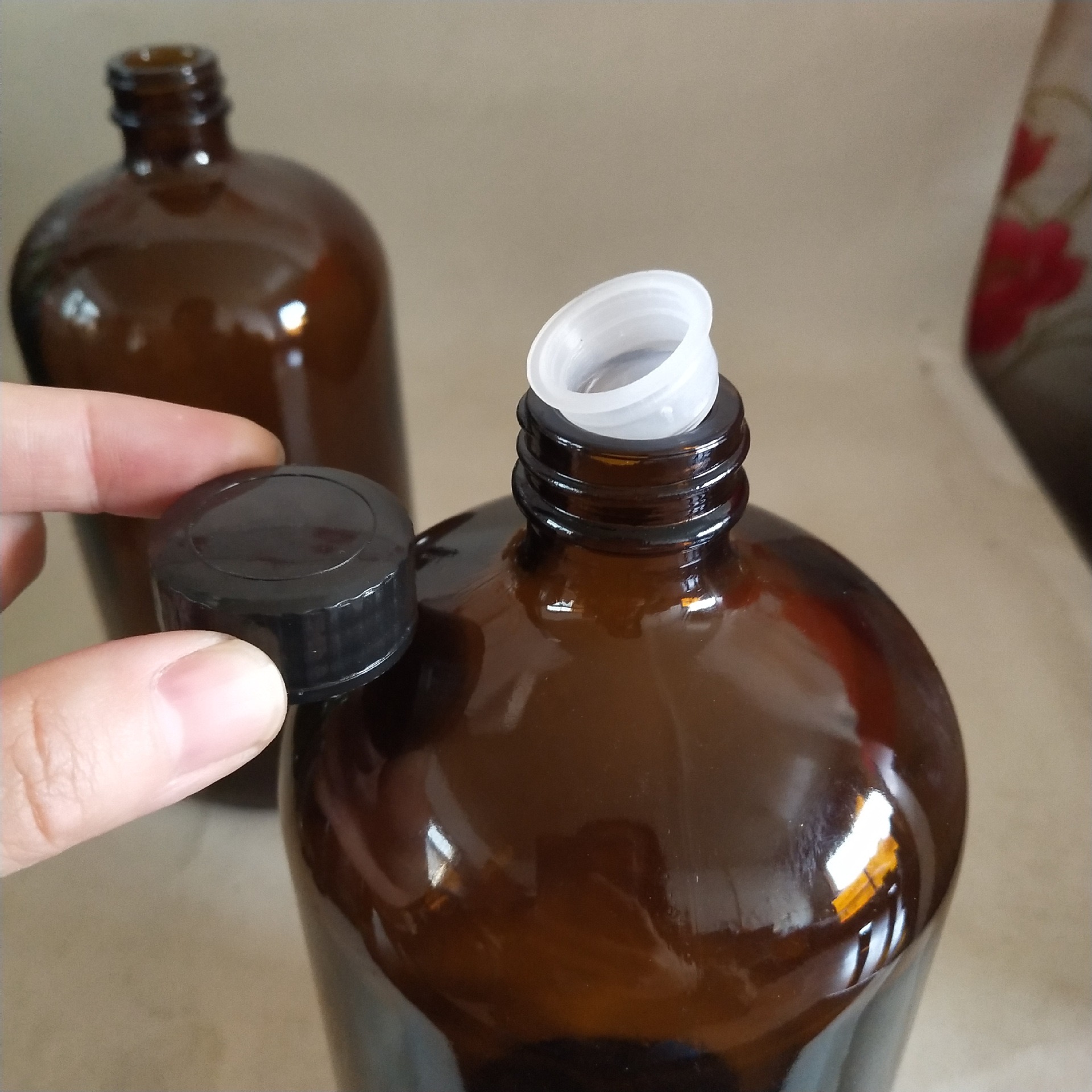 Empty clear brown 100ml 250ml 500ml 1000ml glass apothecary bottle pharmaceutical glass vials/bottles for injection