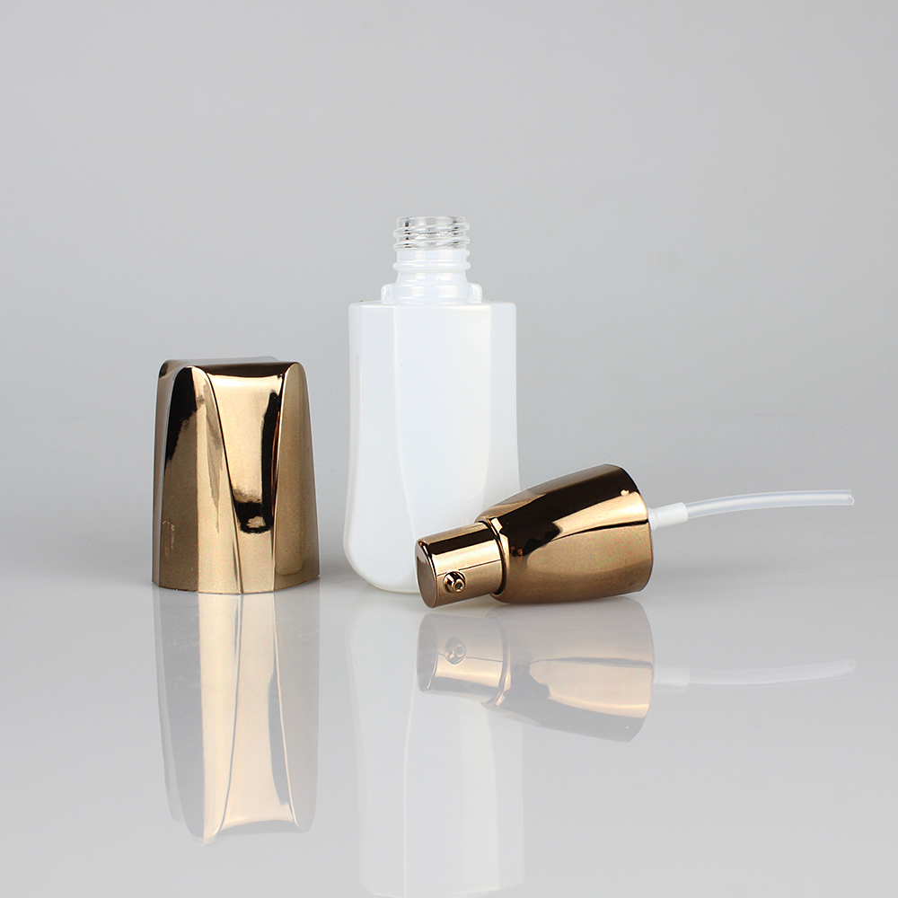Empty glass cosmetic packaging of 40ml 60ml 100ml 120ml lotion pump bottle and the white cream jar in 30g with gold lid
