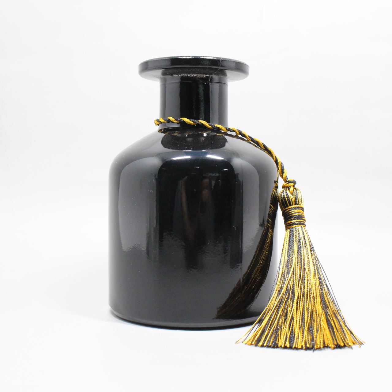 Empty hot sale round black glass aromatherapy reed diffuser fragrance glass bottle