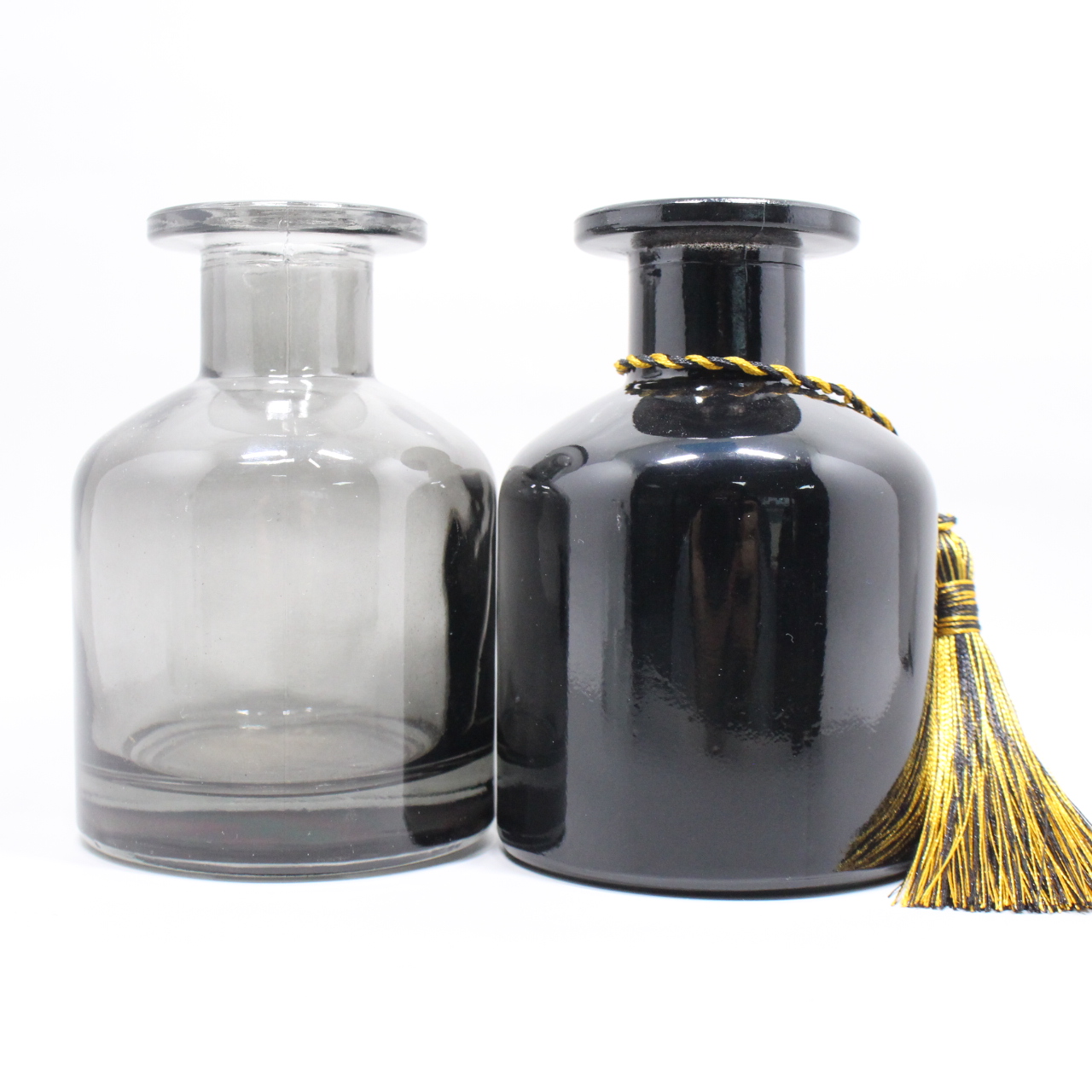 Empty hot sale round black glass aromatherapy reed diffuser fragrance glass bottle