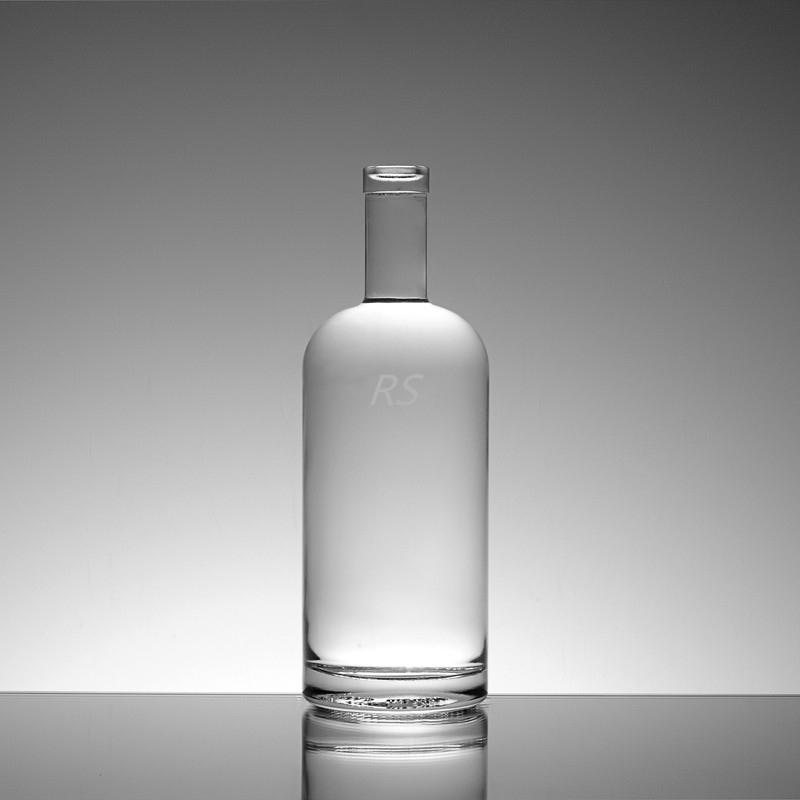 Empty transparent 700ml cork top clear vodka glass bottle 1L spirit glass wine bottles for liquor wholesale