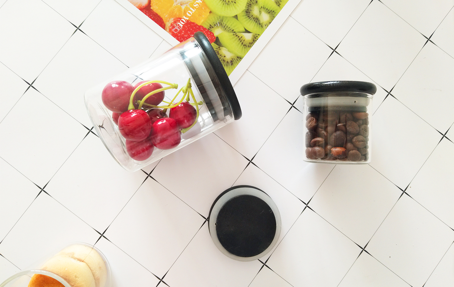 Environmentally friendly high borosilicate storage jar with black bamboo cover