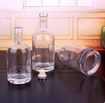 Extra white flint 200 500 700 750ml clear glass liquor wine bottles empty Vodka Sprits glass bottle screw bottle cap