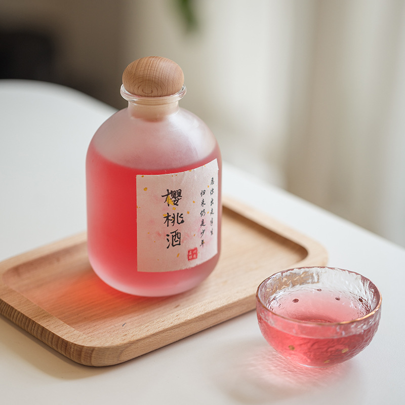 FAST delivery Fat round frost wine glass bottle 500ml 16 oz glass bottles for beverages with wood cork stopper