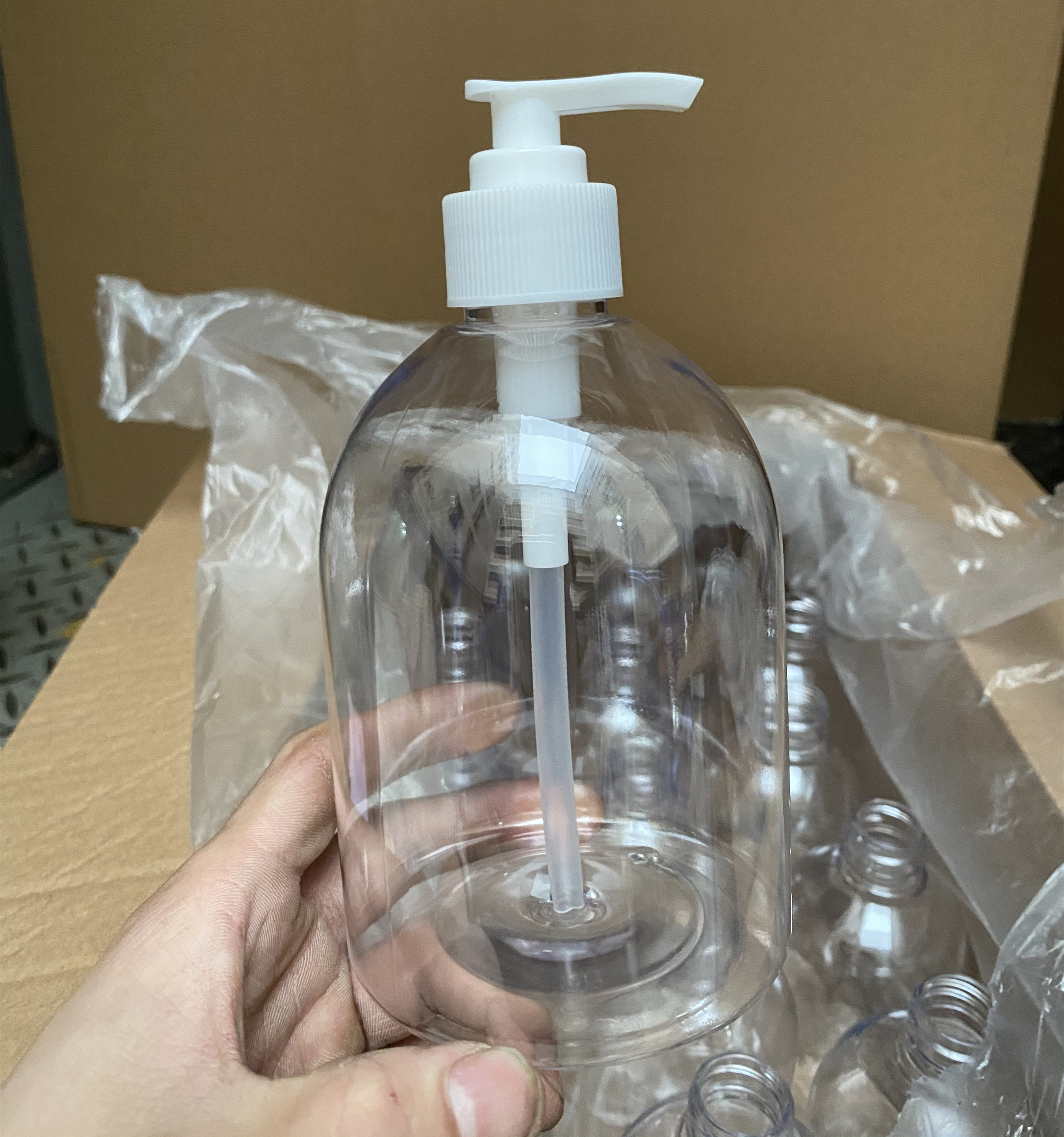 Factory Cheap 500ml Pump Bottle Ready to Ship;Plastic PET Hand Wash Bottle with White Pump Head in Stock