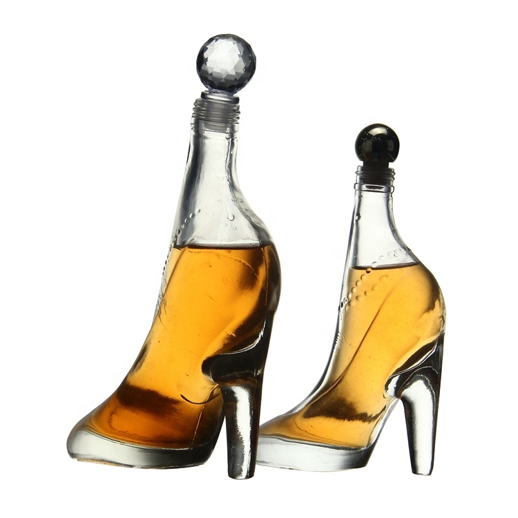 Factory Cheap Hand Blown Borosilicate 200ml Mini High-Heel Shaped Wine Glass Bottle