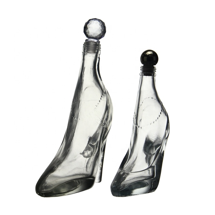 Factory Cheap Hand Blown Borosilicate 200ml Mini High-Heel Shaped Wine Glass Bottle
