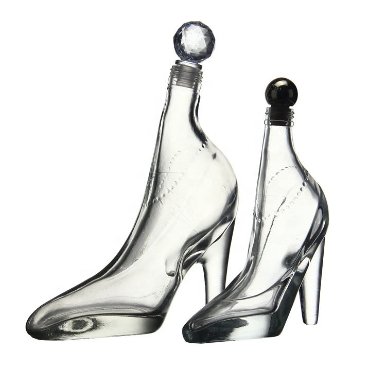Factory Cheap Hand Blown Borosilicate 200ml Mini High-Heel Shaped Wine Glass Bottle