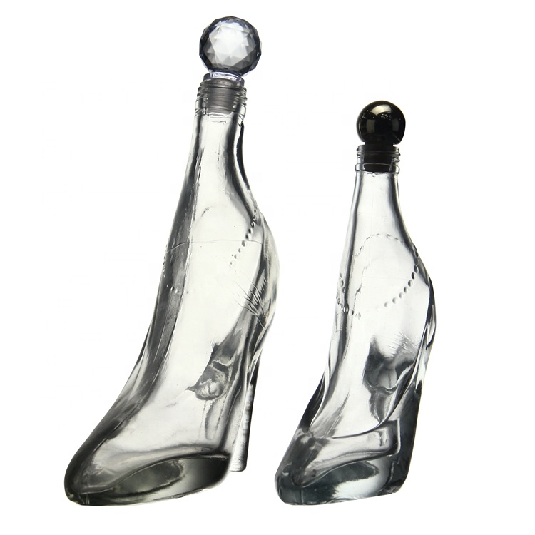 Factory Cheap Hand Blown Borosilicate 200ml Mini High-Heel Shaped Wine Glass Bottle