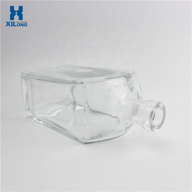 Factory Cheap Price Clear Super Flint 750Ml Vodka Whisky Glass Liquor Bottle With Cork