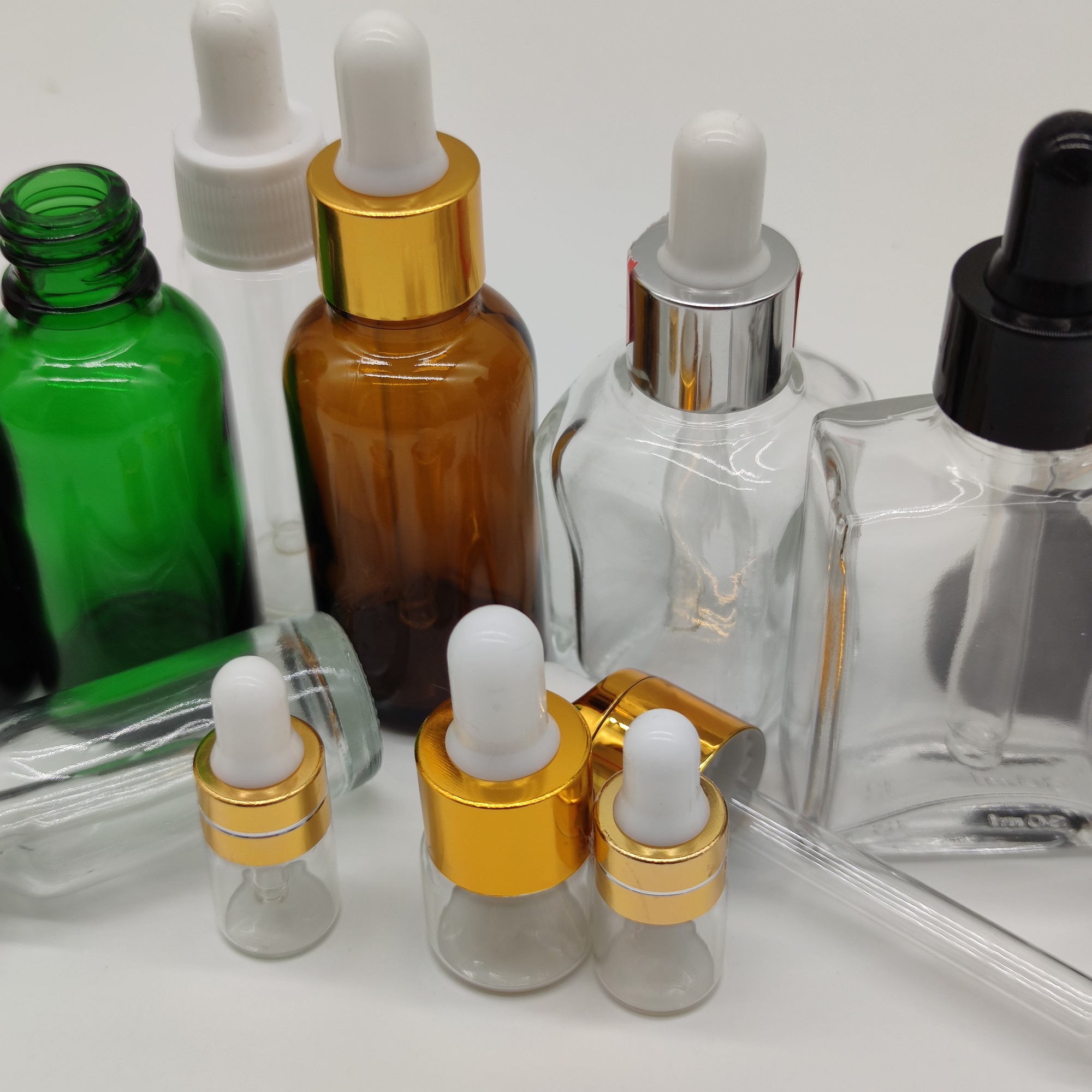 Factory Direction Personal Care Essential Oil Bottle Liquid Clear Frosted black glass bottles with childproof dropper