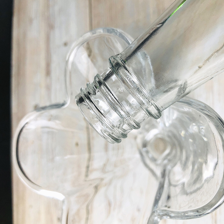 Factory Price 1 Liter Liquor Glass Vodka Bottle Wholesale