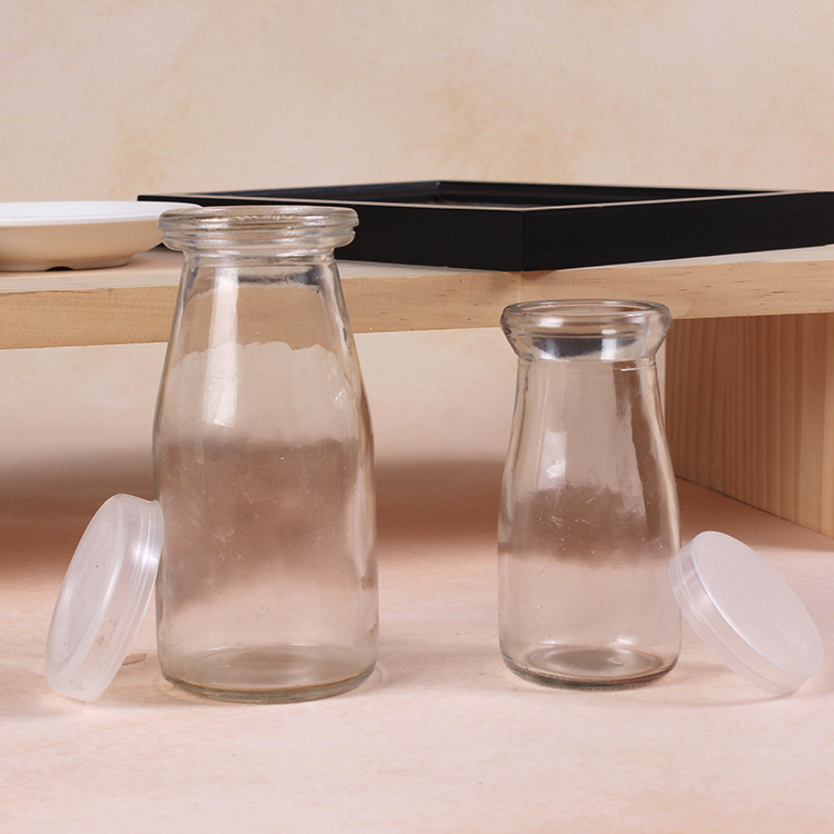 Factory Price 200ml Wide Mouth Clear Glass Pudding Jar with Plastic Lid for Milk Yogurt