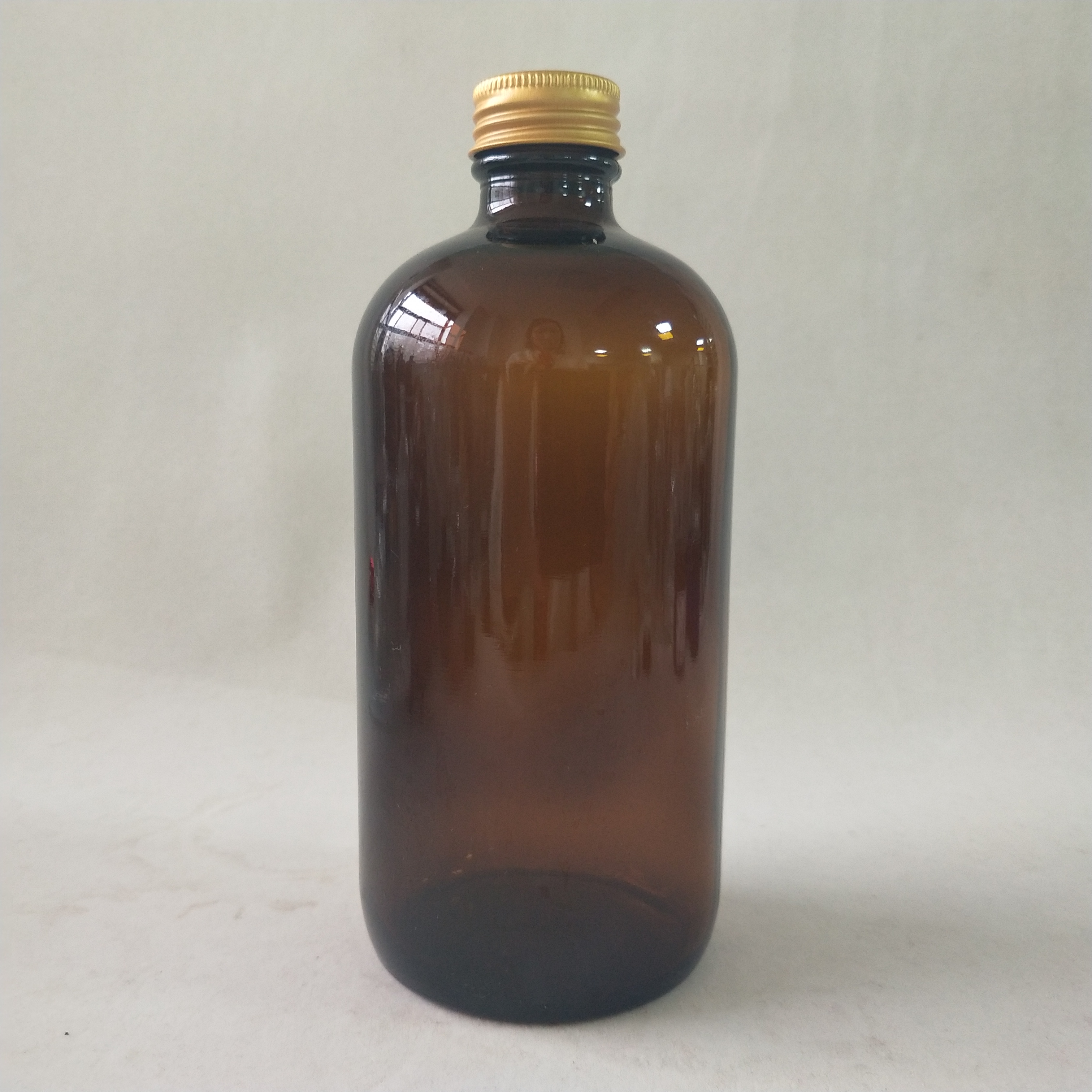 Factory Price 250 ml 500 ml 1000 ml Amber Juice Round Shape Boston Glass Bottles With Aluminum Lids